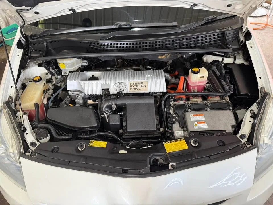 2011 Toyota Prius III 3