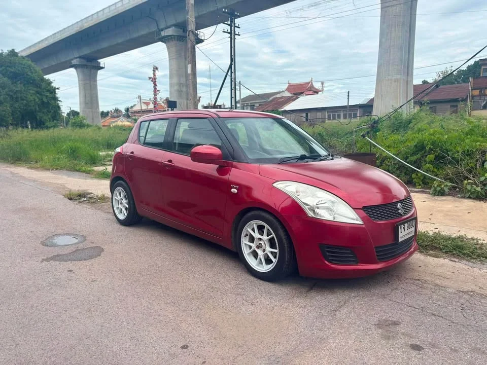 2012 Suzuki Swift II 3