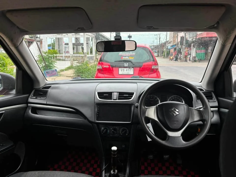 2012 Suzuki Swift II 2
