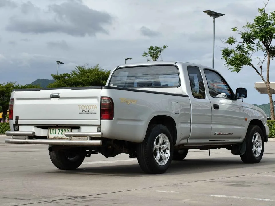 2003 Toyota Hilux Tiger VI 2