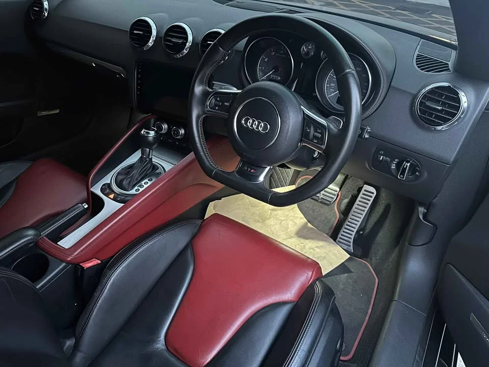2010 Audi TT Mk2 2