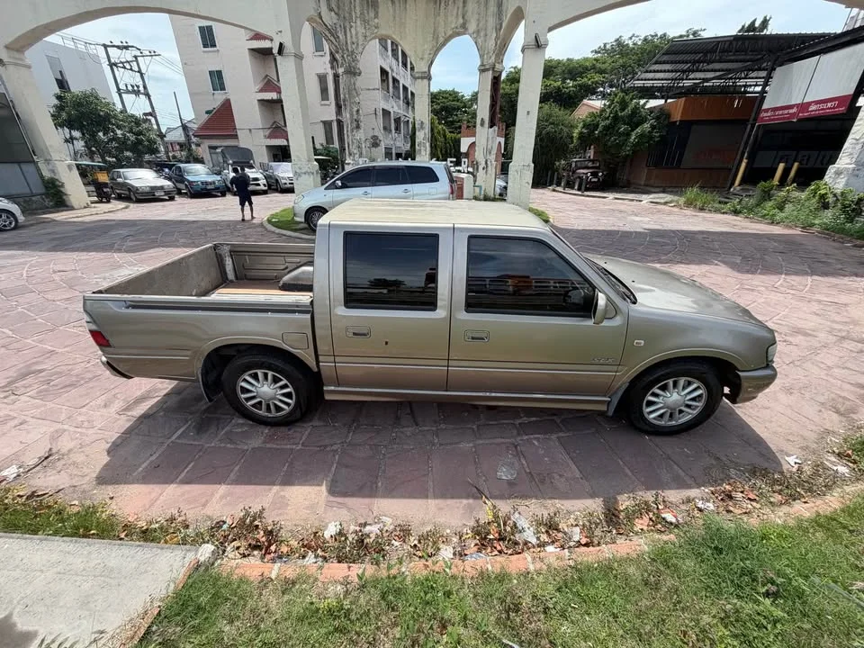 2002 Isuzu Faster Dragon Eyes III 2