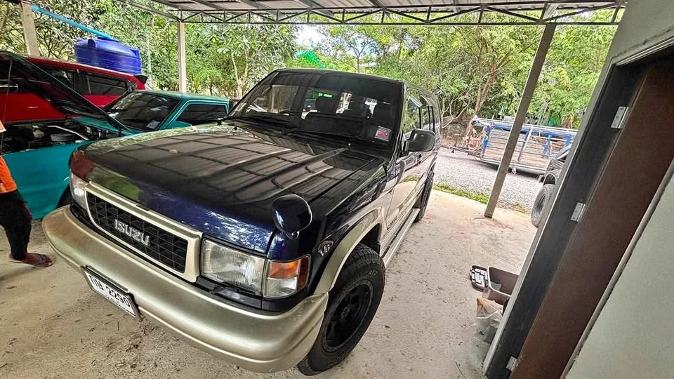 1996 Isuzu Trooper II 3