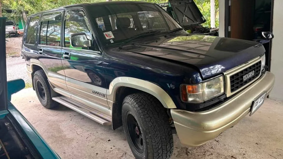 1996 Isuzu Trooper II 2