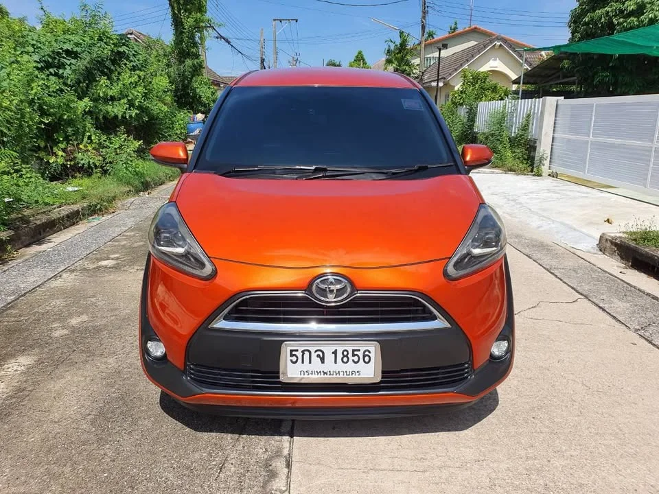 2016 Toyota Sienta II 3