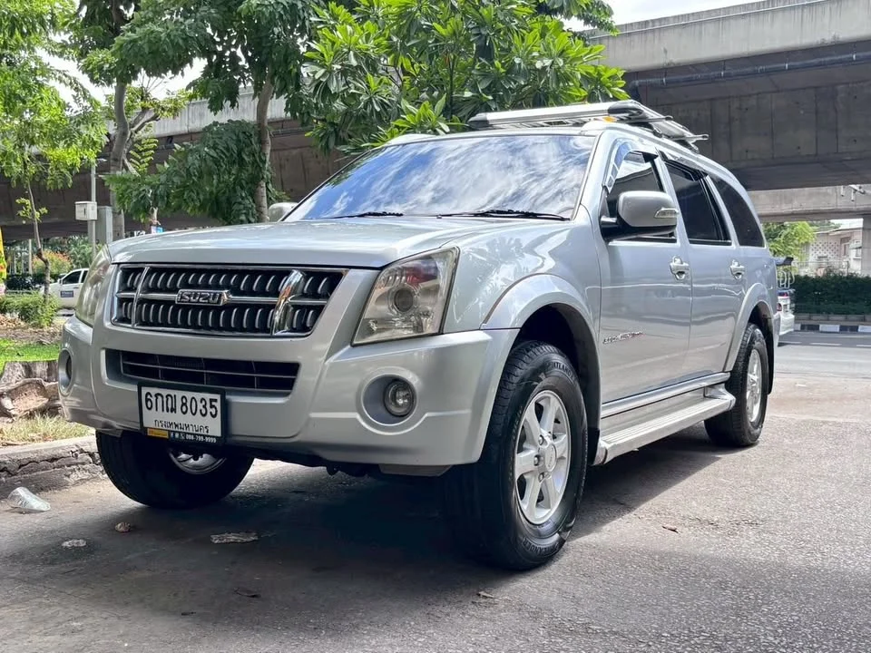2007 Isuzu MU-7 3