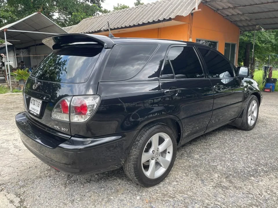 2004 Toyota Harrier I 2