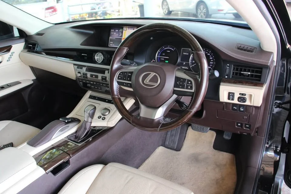 2016 Lexus ES VI 2