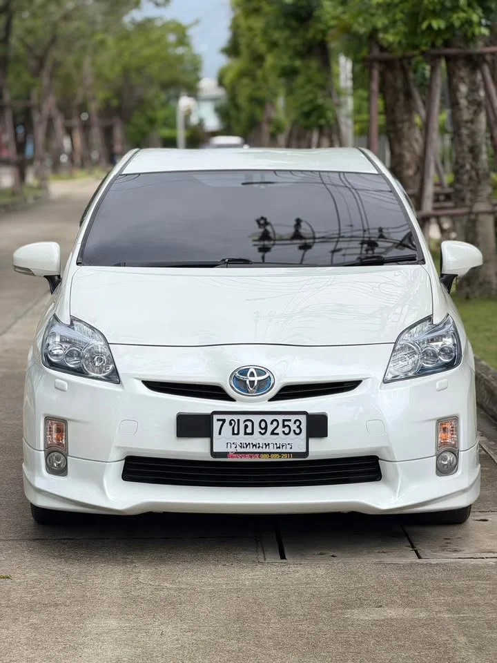 2012 Toyota Prius III 3