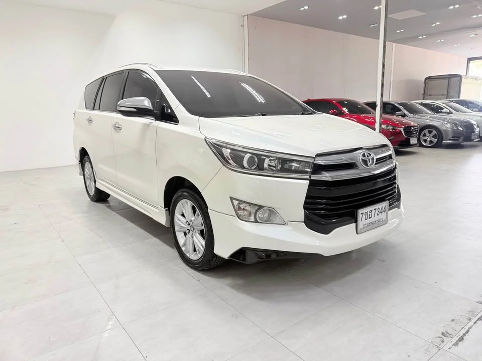 2017 Toyota Innova II 2