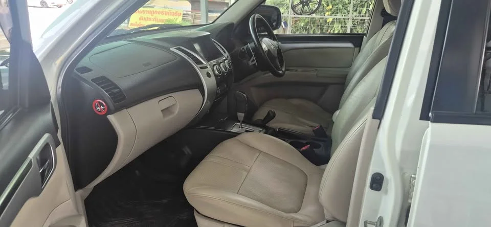 2012 Mitsubishi Pajero Sport II 2