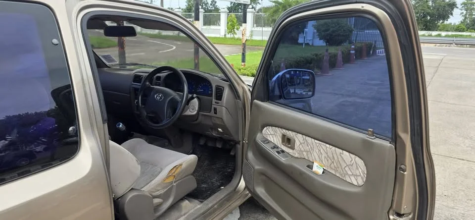 2003 Toyota Hilux Tiger VI 3