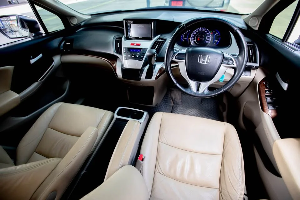 2013 Honda Odyssey IV 2