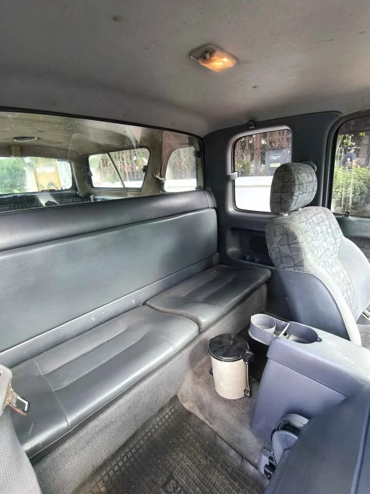 2002 Toyota Hilux Tiger VI 3