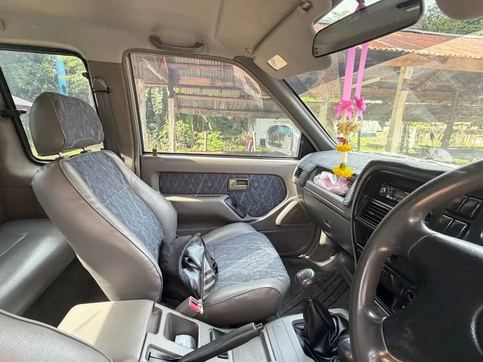 2001 Isuzu Faster Dragon Eyes III 2