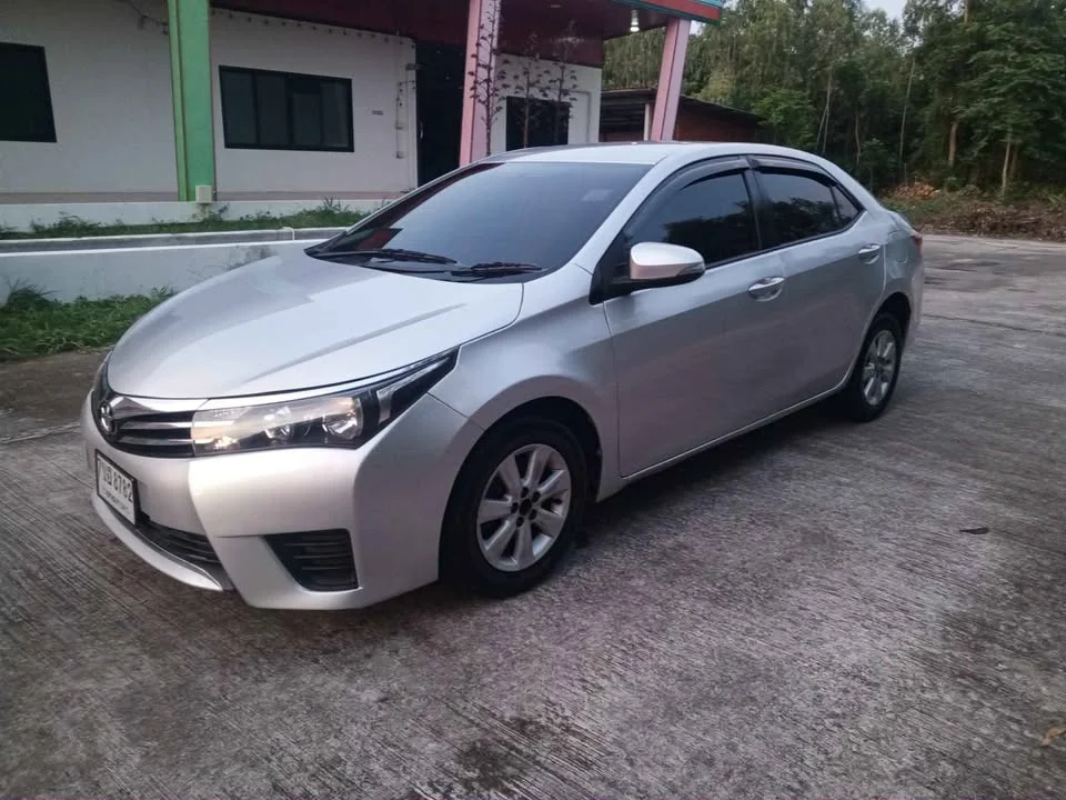 2014 Toyota Corolla Altis XI (E170) 3