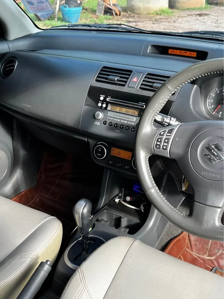 2011 Suzuki Swift I 2