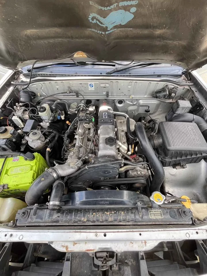 2005 Mazda 2500 Fighter V 2