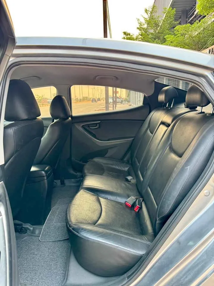 2012 Hyundai Elantra V 3