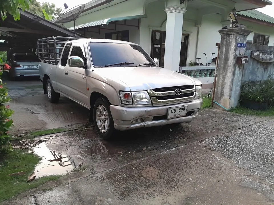 2002 Toyota Hilux Tiger VI 2