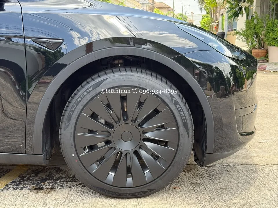 2023 Tesla Model Y 3