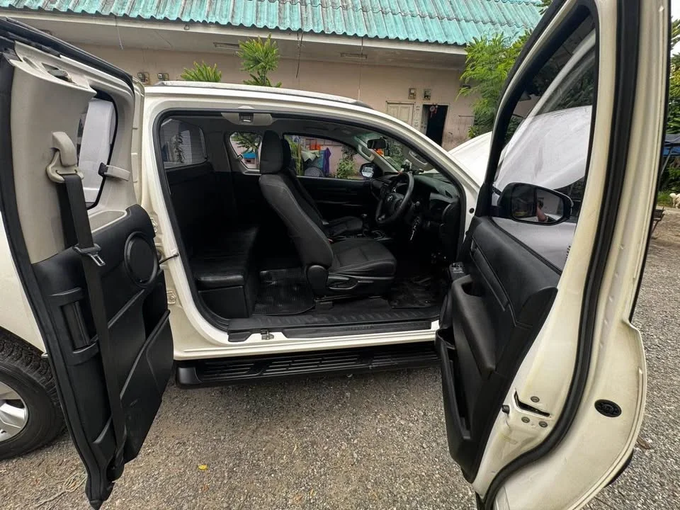 2018 Toyota Hilux VIII 2