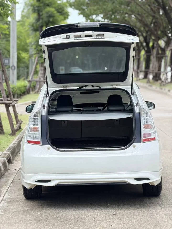 2012 Toyota Prius III 3