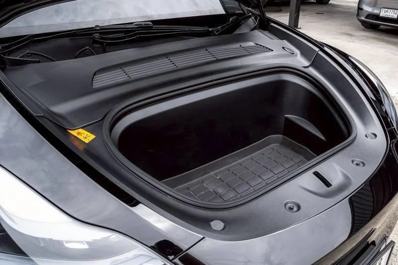 2024 Tesla Model Y 2