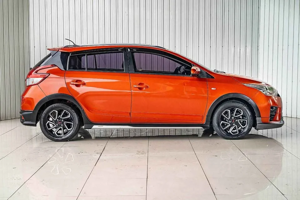 2016 Toyota Yaris III 2