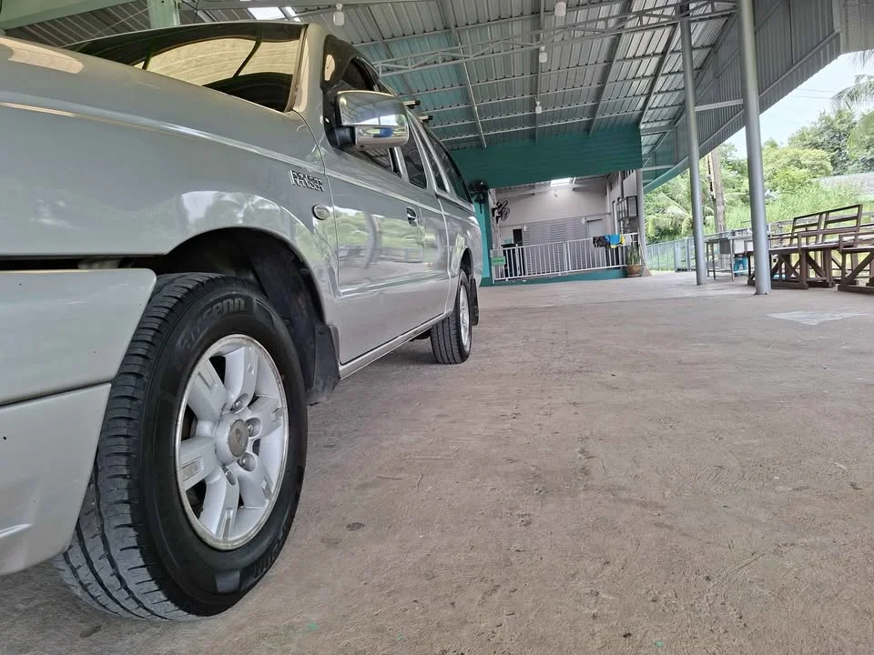 2005 Mazda 2500 Fighter V 3