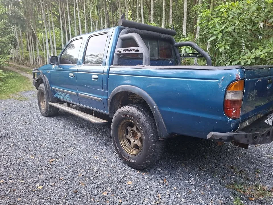 1999 Mazda 2500 Fighter V 3