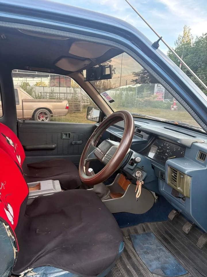 1993 Mitsubishi Triton II 3