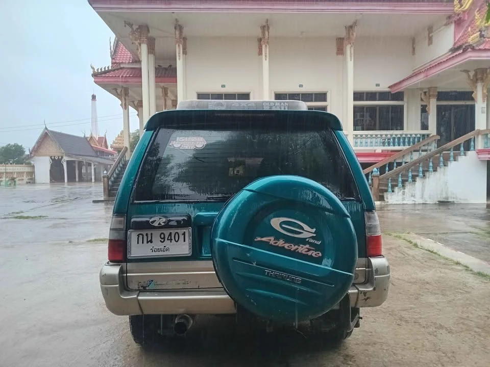 2001 Isuzu TR Grand Adventure I 2