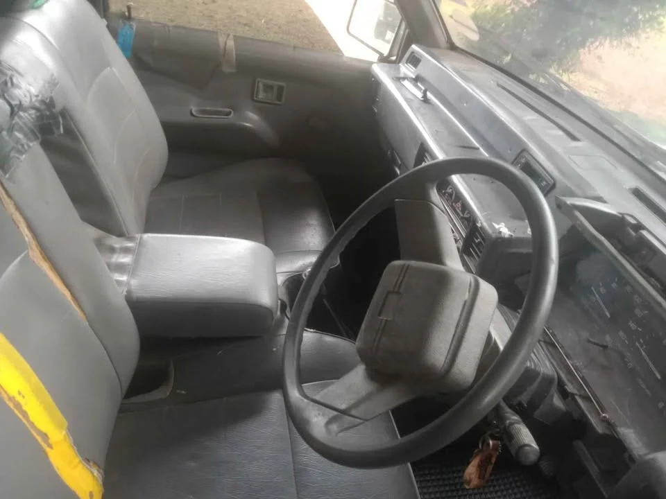 1999 Mitsubishi Triton II 3