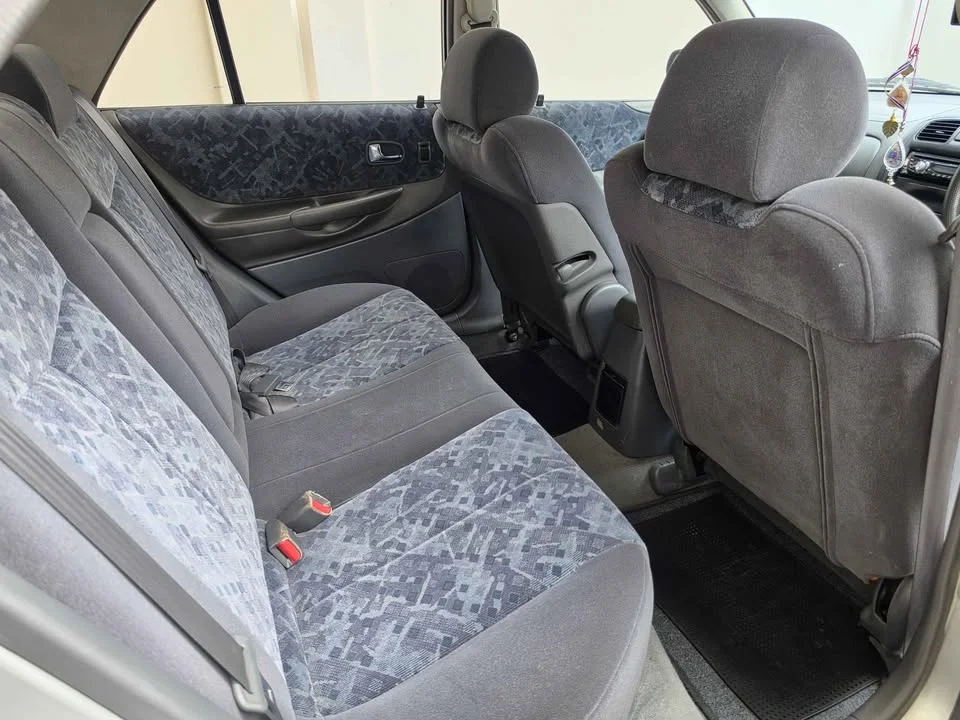2000 Mazda 323 VIII 3