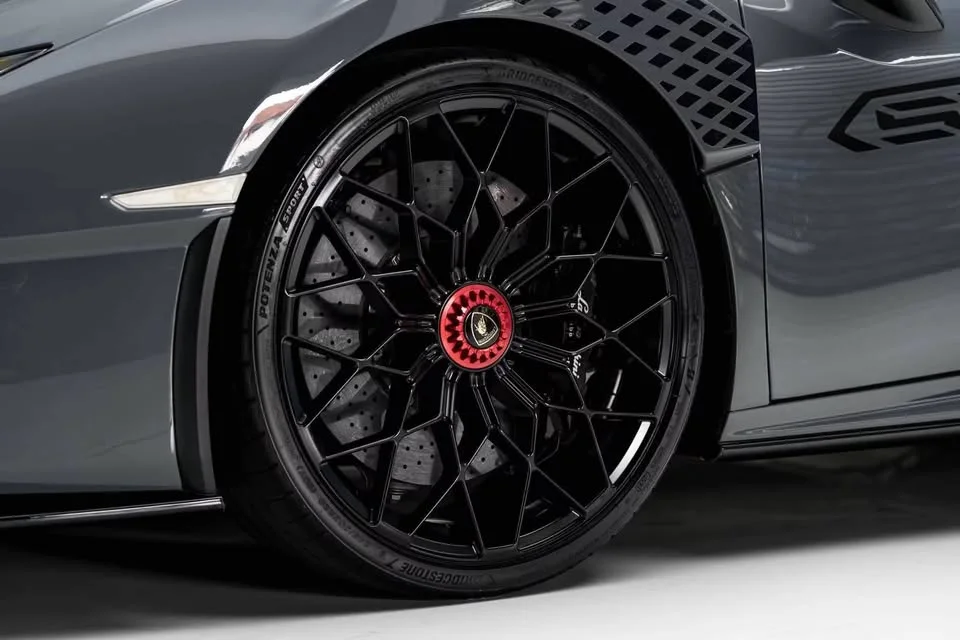 2025 Lamborghini Huracan 3