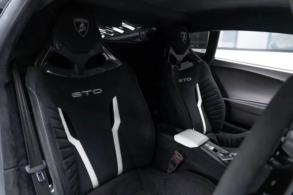 2025 Lamborghini Huracan 2