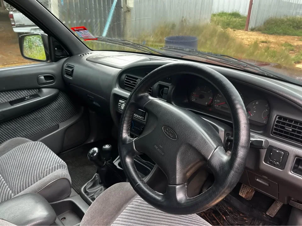 2001 Mazda 2500 Fighter V 2