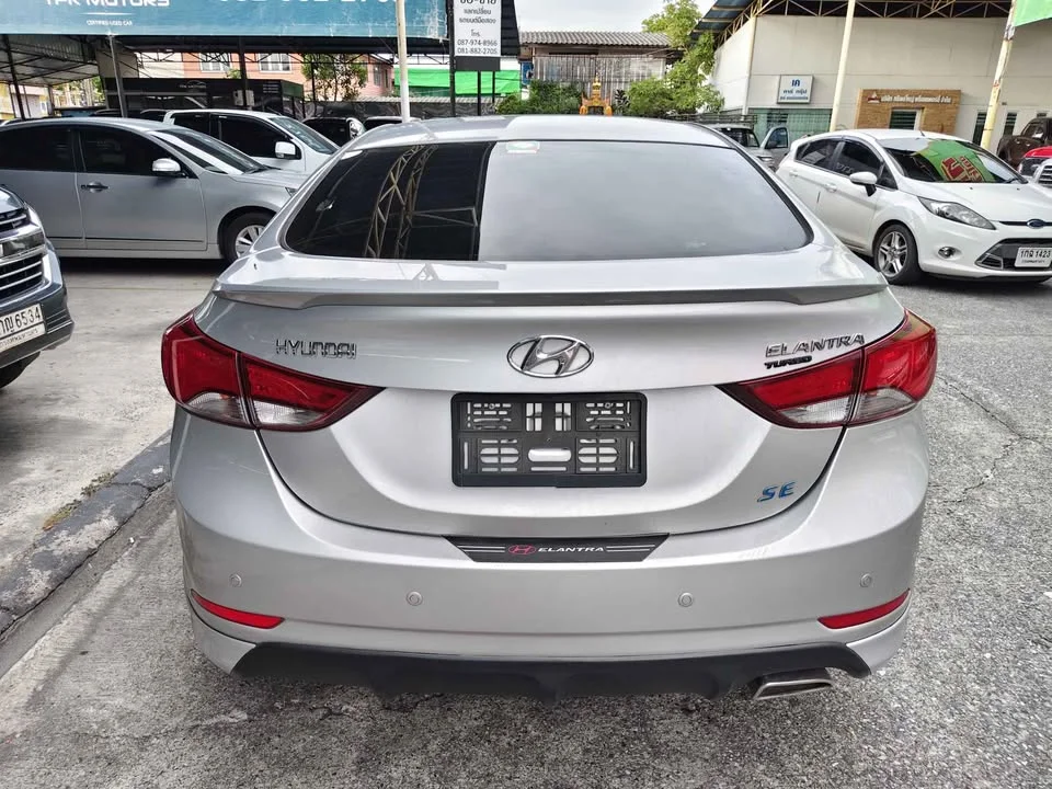 2017 Hyundai Elantra V 2