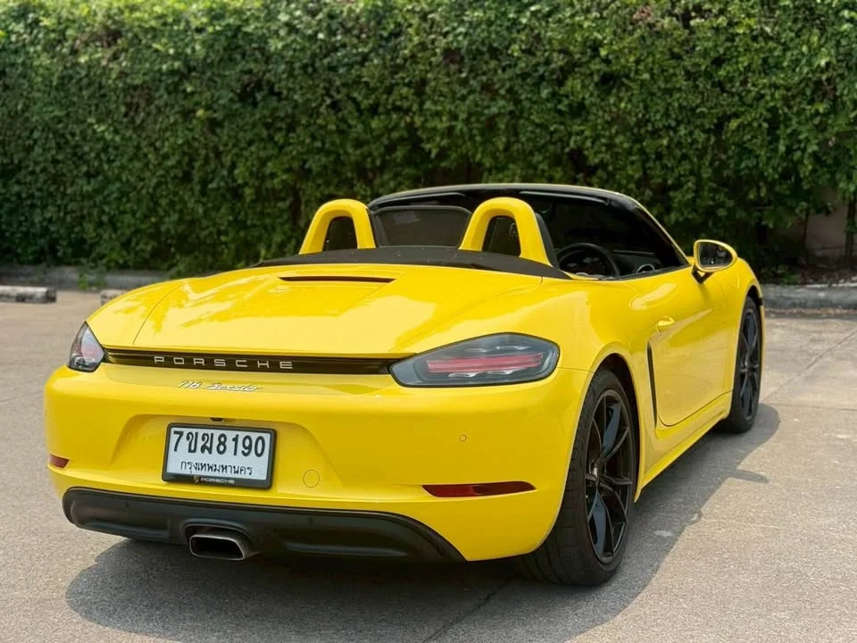 2017 Porsche 718 Boxster and Cayman IV 2