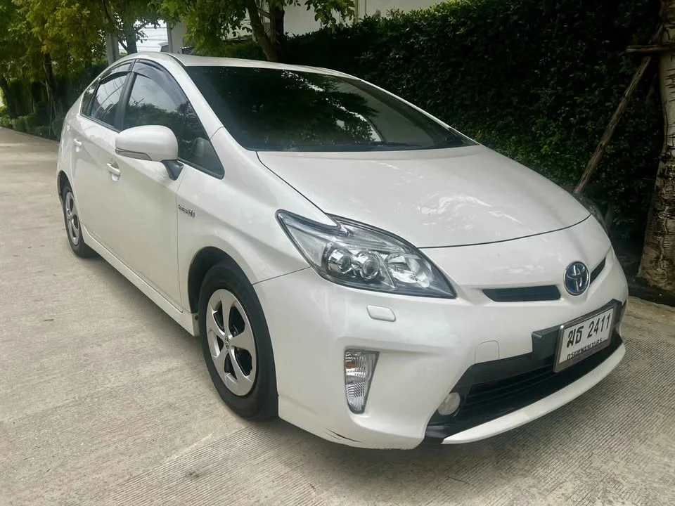 2012 Toyota Prius III 3