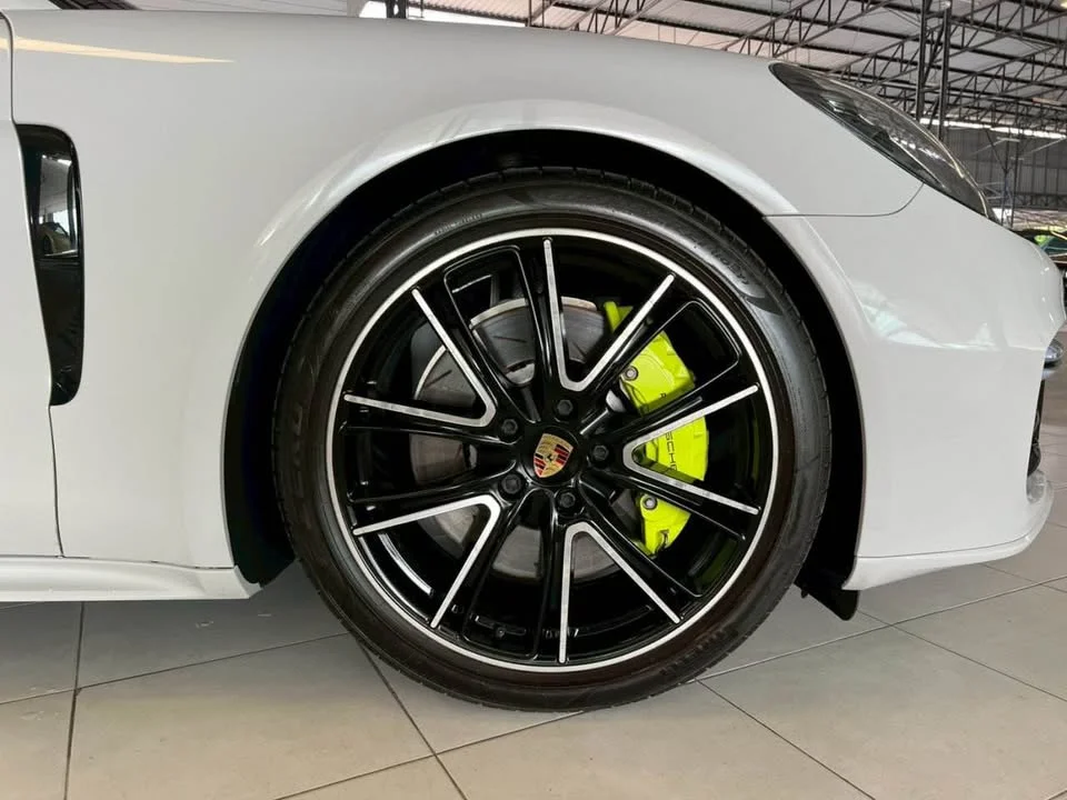 2018 Porsche Panamera II 2