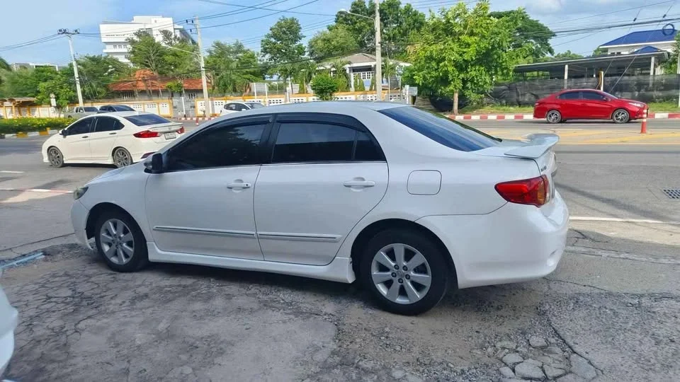 2010 Toyota Corolla Altis X (E140) 2