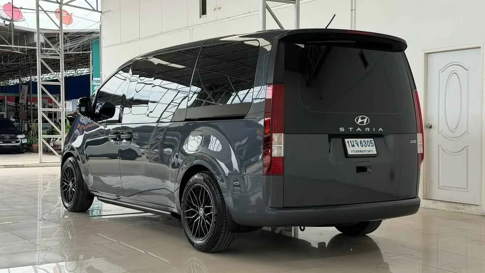 2023 Hyundai Staria US4 3