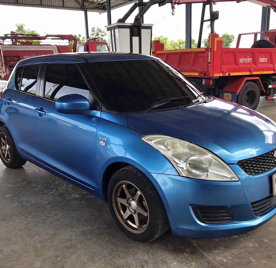 2015 Suzuki Swift II 3