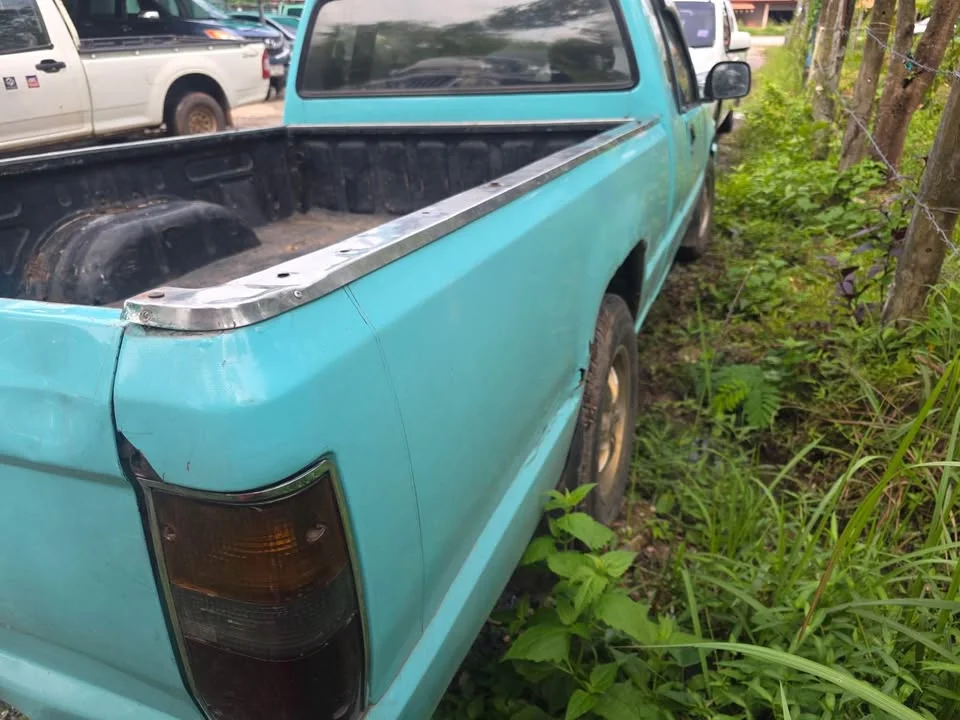 1994 Mitsubishi Triton II 3
