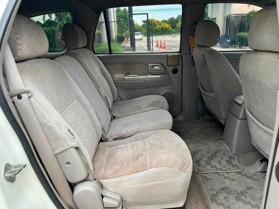 2005 Isuzu MU-7 3