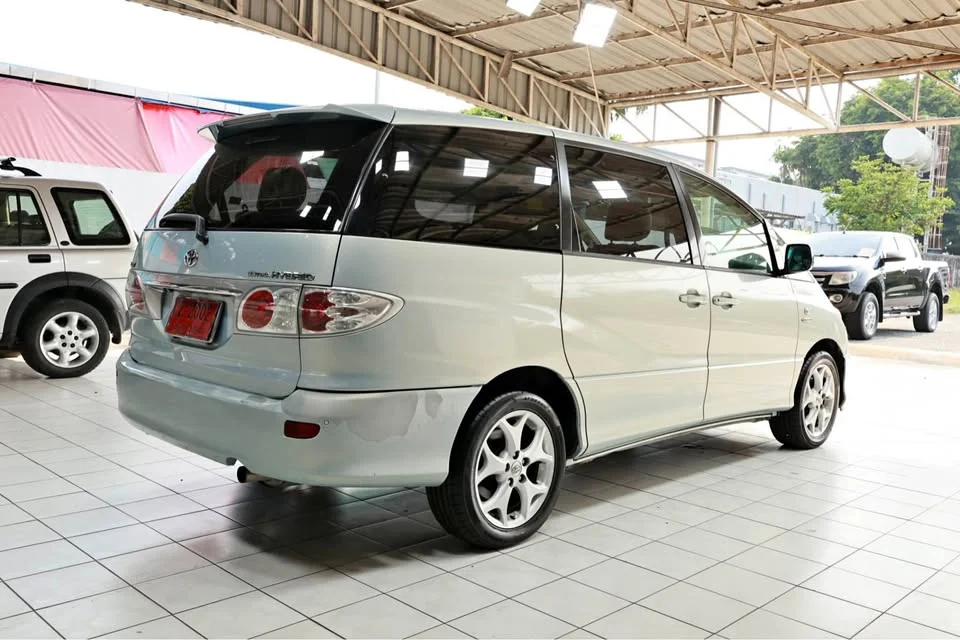 2005 Toyota Estima II 3