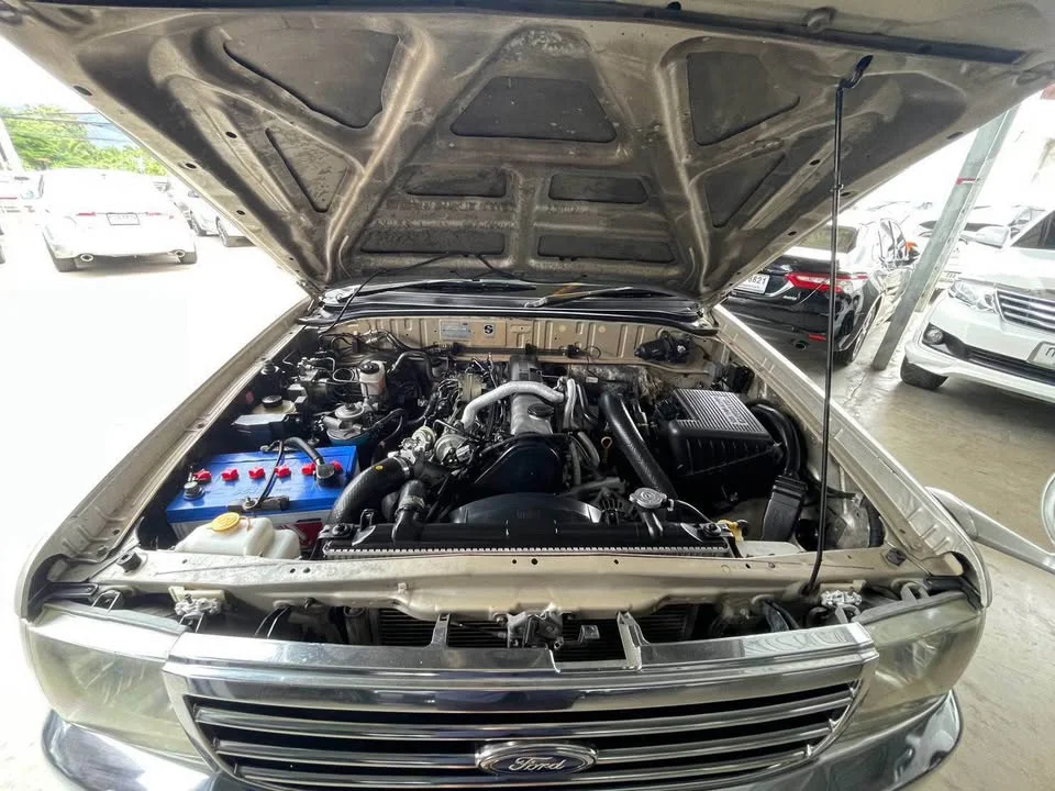 2005 Ford Everest I 3