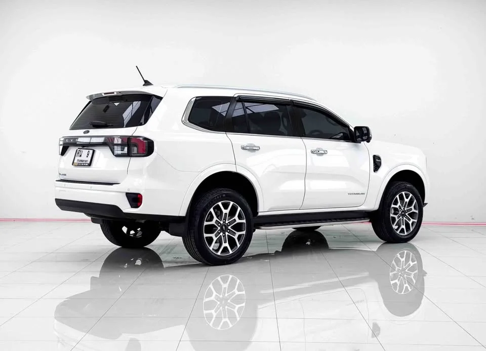 2023 Ford Everest III 3